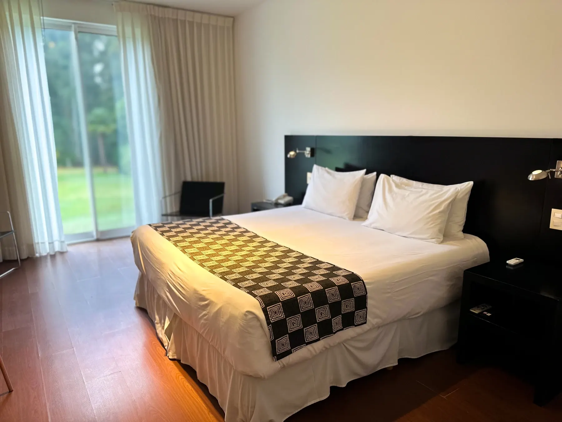 dormitorio_jardin_casa_del_sol.webp