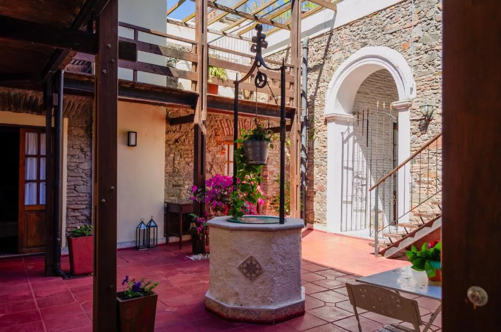 patio_aljibe_la_mision.webp