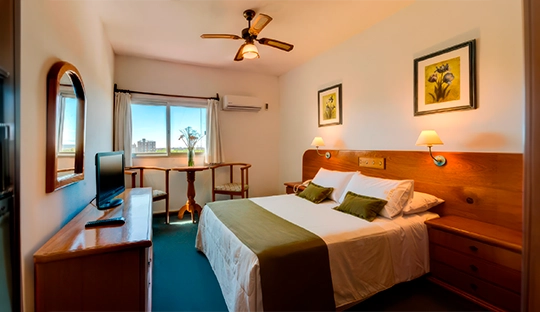 dormitorio_cama_matrimonial_royal_colonia.webp