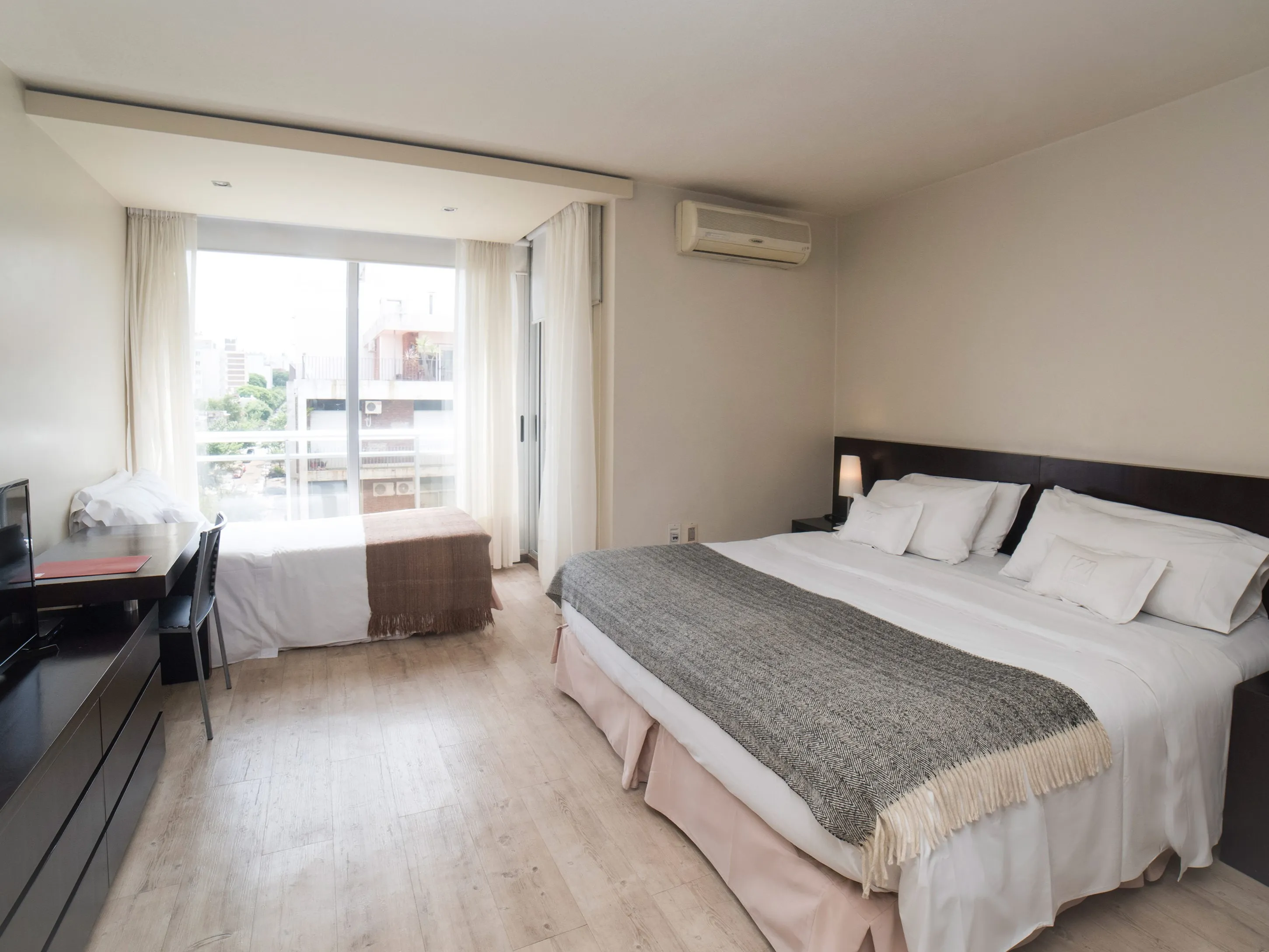 27_Suites_Hotel_4.webp