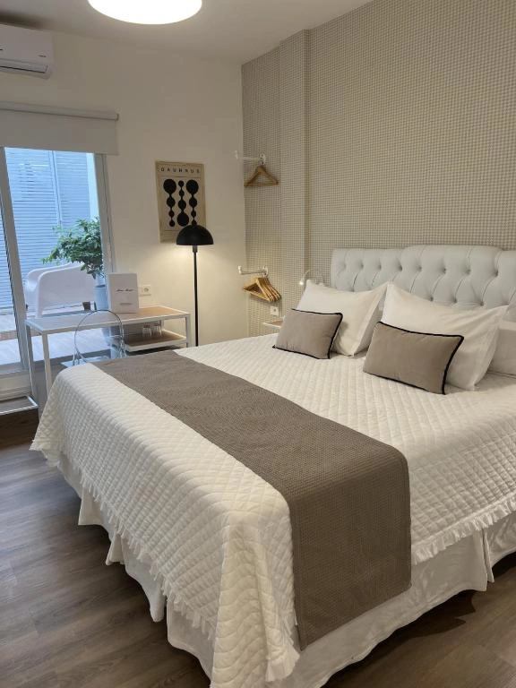 dormitorio_cama_matrimonial_hotel_alvear..webp