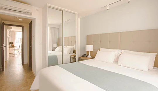 dormitorio_cama_matrimonial_hotel_vivaldi.webp