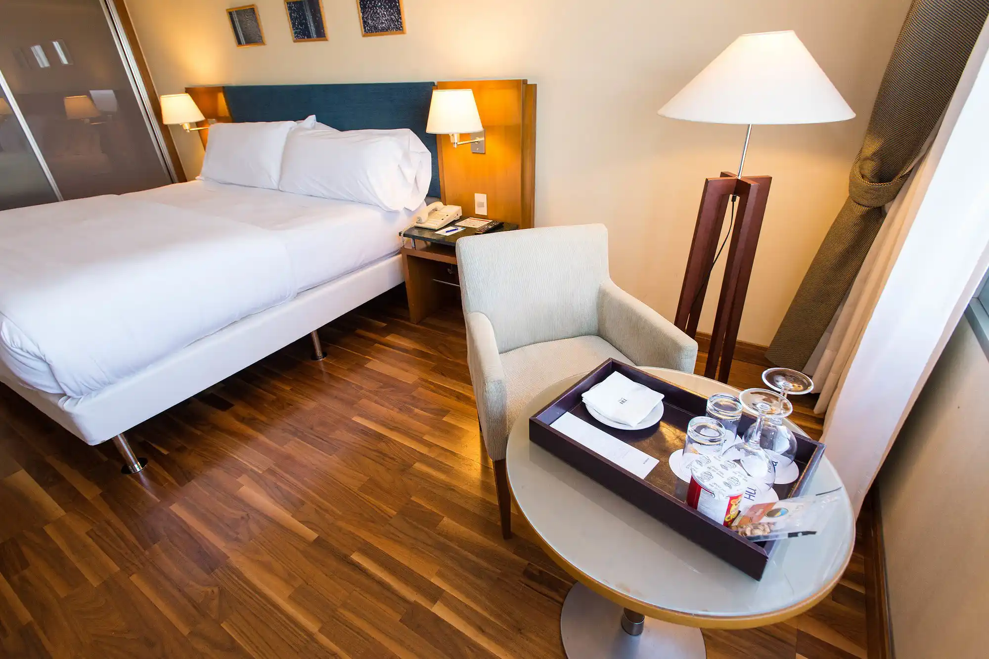 dormitorio_cama_matrimonial_living_nh_columbia.webp