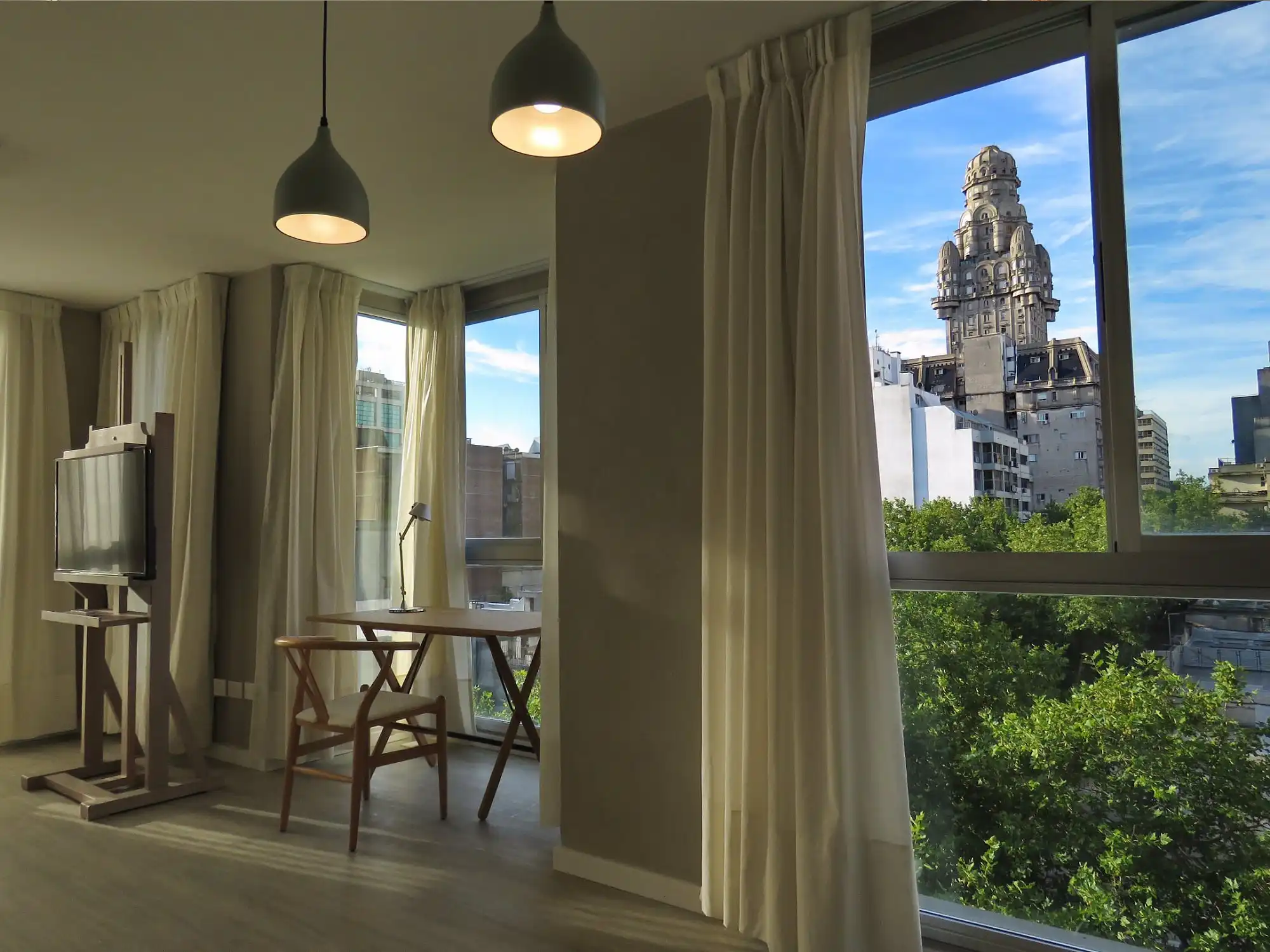 dormitorio_living_smart_hotel_montevideo.webp