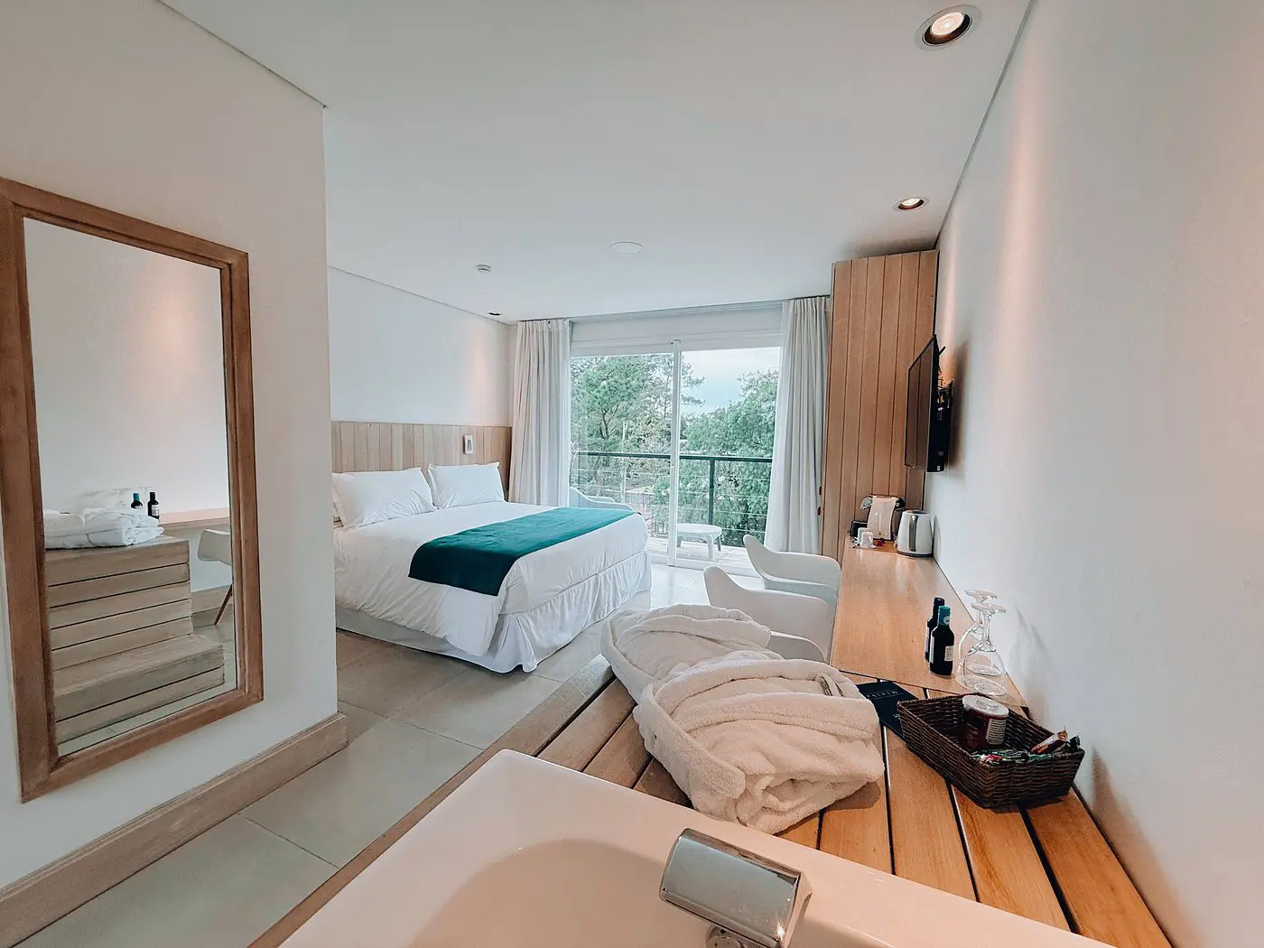 dormitorio_cama_balcon_live_boutique.webp